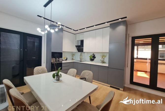 Shtepi me qera 3+1 ne Tirane - 1,000 Euro