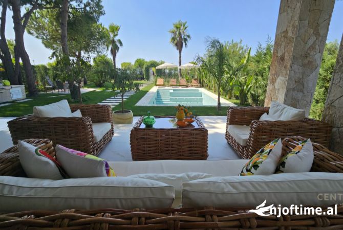 Shtepi ne shitje 7+1 ne Durres - 2,600,000 Euro