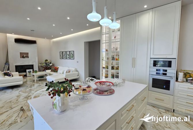 Shtepi ne shitje 7+1 ne Durres - 2,600,000 Euro