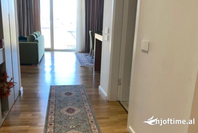 Shtepi ne shitje Apartament ne Tirane, 2+1, Mobilimi E mobiluar, Pagesa 330,000  Euro.