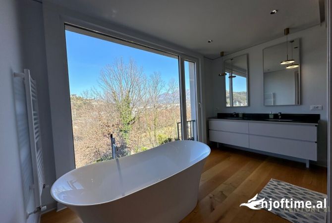 Luxury villas for rent in Tirana 4+1, Furnished