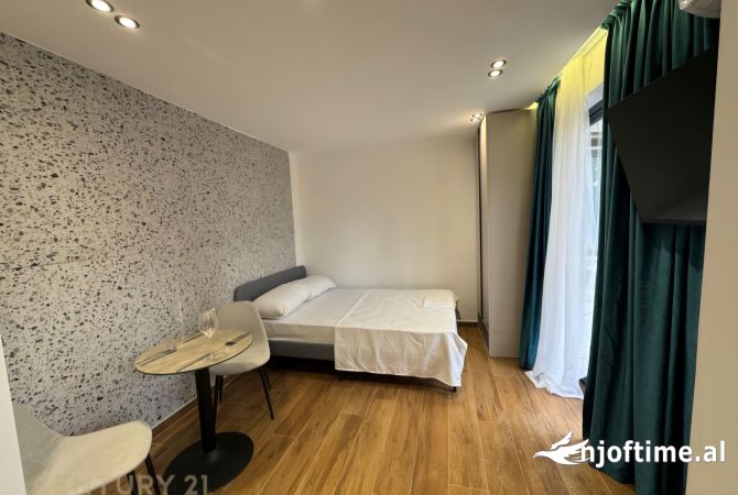 Shtepi ne shitje Apartament ne Tirane, 4+1, Mobilimi E mobiluar, Pagesa 330,000  Euro.