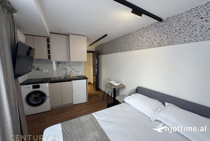 Shtepi ne shitje Apartament ne Tirane, 4+1, Mobilimi E mobiluar, Pagesa 330,000  Euro.