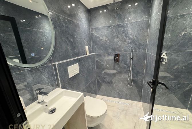 Shtepi ne shitje Apartament ne Tirane, 4+1, Mobilimi E mobiluar, Pagesa 330,000  Euro.