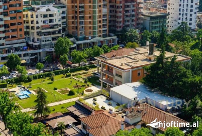 Ambient biznesi me qera 3+1 ne Tirane - 12,000 Euro