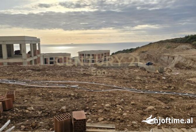 Shtepi ne shitje 2+1 ne Himare - 370,000 Euro