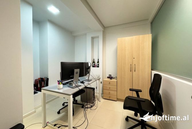 Ambient biznesi ne shitje 3+1 ne Tirane - 350,000 Euro
