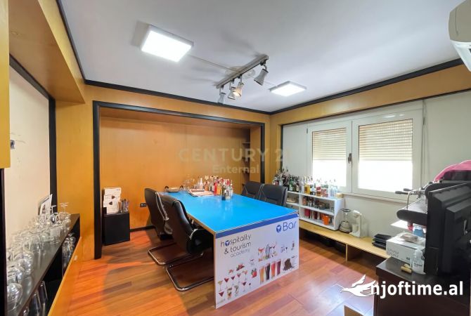 Ambient biznesi ne shitje 3+1 ne Tirane - 468,000 Euro