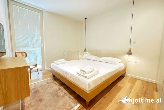 Shtepi ne shitje Apartament ne Himare, 2+1, Mobilimi E mobiluar, Pagesa 765,000  Euro.