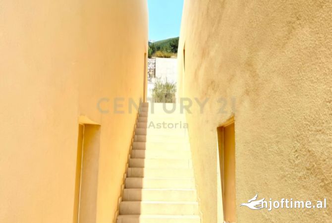 Shtepi ne shitje 2+1 ne Himare - 765,000 Euro