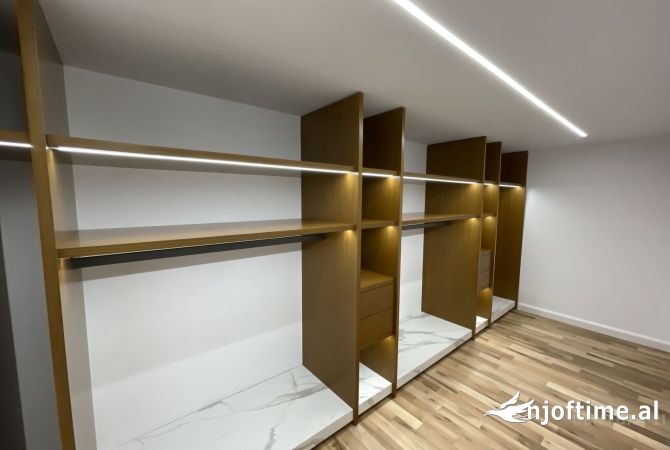 Penthouse (panoramic top floor) for rent in Tirana 3+1, Furnished