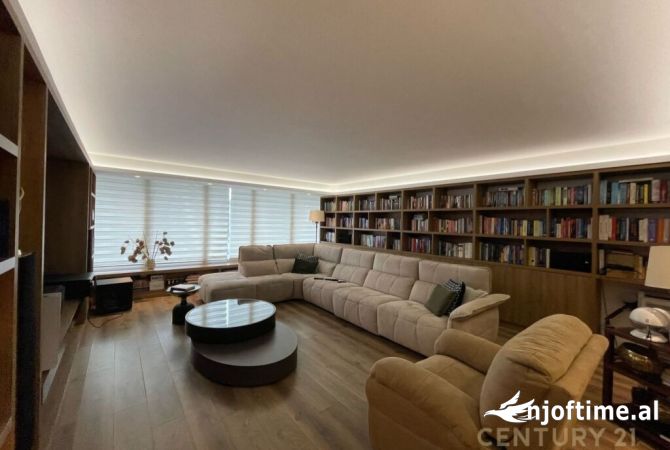 Casa in vendita 4+1 a Tirana - 1,100,000 Euro