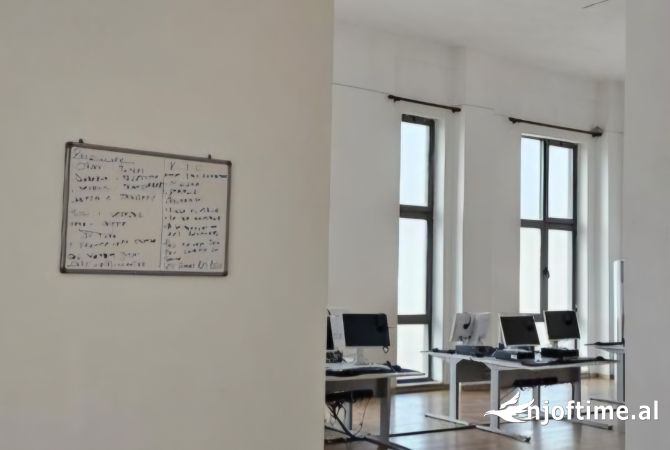 🏢 AMBIENT PER QIRA NE PORCELAN! | OFFICE SPACE FOR RENT IN PORCELAN!