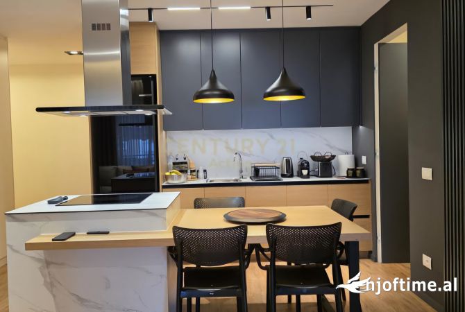 Shtepi ne shitje Apartament ne Tirane, 2+1, Mobilimi E mobiluar, Pagesa 390,000  Euro.