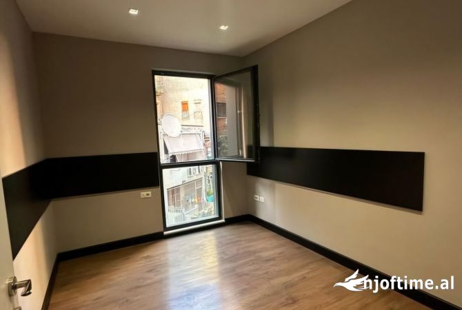   🏢 ZYRA MODERNE ME PARKIM PER QIRA – RRUGA E KOSOVAREVE | MODERN OFFICE WITH PARKING FOR RENT!!!
