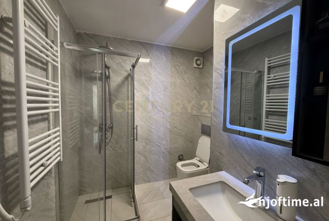 Shtepi ne shitje Apartament ne Durres, 2+1, Mobilimi E mobiluar, Pagesa 160,000  Euro.