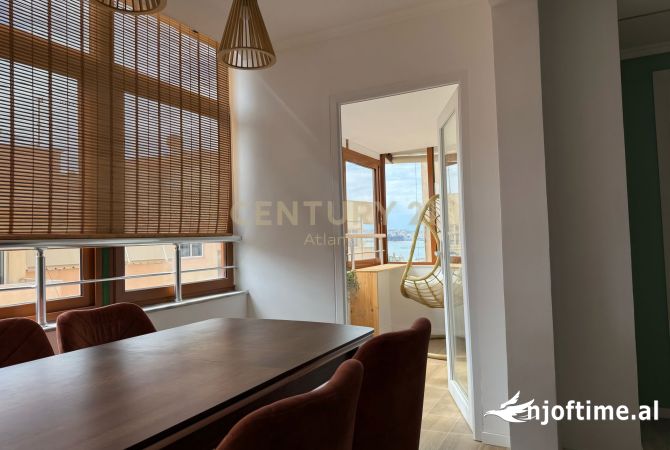 Shtepi ne shitje Apartament ne Durres, 2+1, Mobilimi E mobiluar, Pagesa 160,000  Euro.