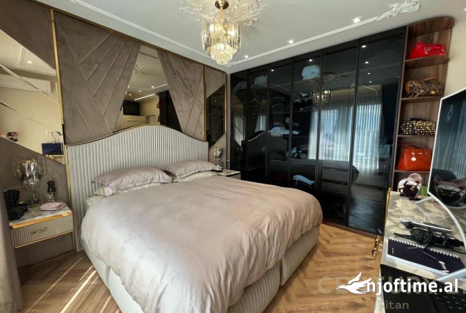 Shtepi ne shitje Apartament ne Tirane, 3+1, Mobilimi E mobiluar, Pagesa 365,000  Euro.