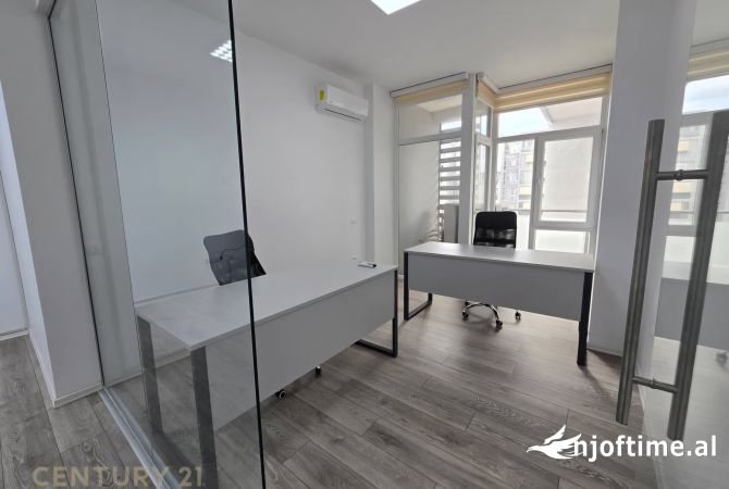 Ambient biznesi me qera 3+1 ne Tirane - 1,300 Euro