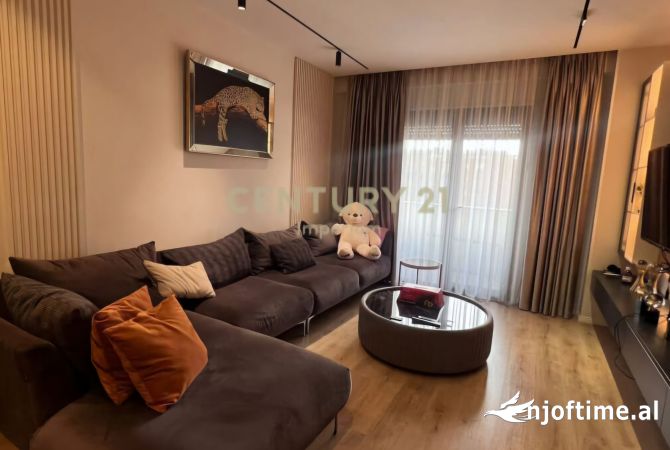 Shtepi me qera 2+1 ne Tirane - 800 Euro