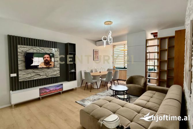 Shtepi me qera 2+1 ne Tirane - 1,000 Euro