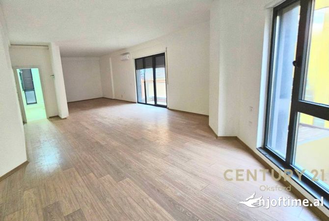 Ambient biznesi me qera 3+1 ne Tirane - 800 Euro