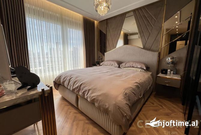 Shtepi ne shitje Apartament ne Tirane, 3+1, Mobilimi E mobiluar, Pagesa 365,000  Euro.