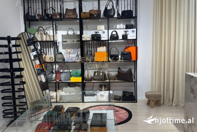 Ambjent biznesi ne shitje 1+1 ne Tirane - 6,500 Euro