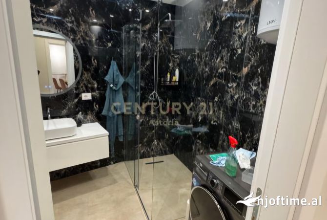 Shtepi ne shitje Apartament ne Tirane, 2+1, Mobilimi E mobiluar, Pagesa 240,000  Euro.