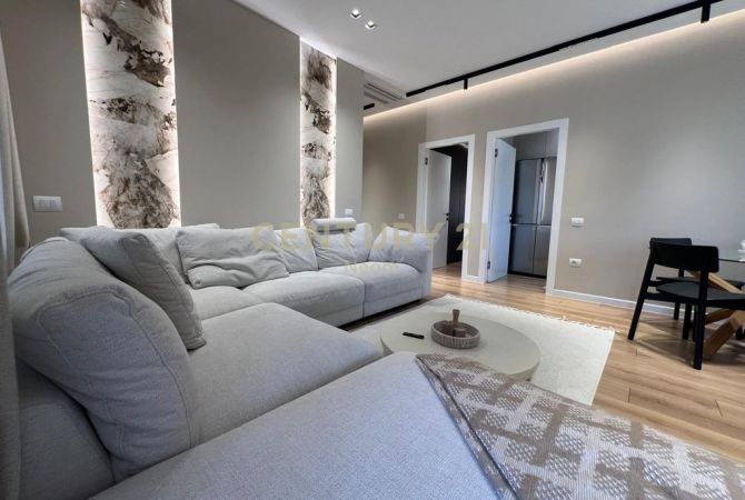 Shtepi me qera 2+1 ne Tirane - 1,600 Euro