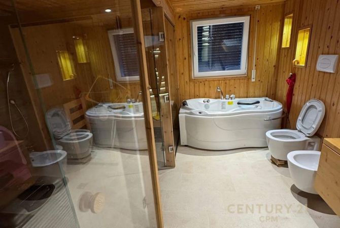 Luxury villas for sale in Tirana 3+1, Furnished