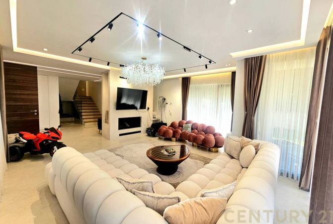 Shtepi ne shitje Vila Luksoze ne Tirane, 3+1, Mobilimi E mobiluar, Pagesa 700,000  Euro.