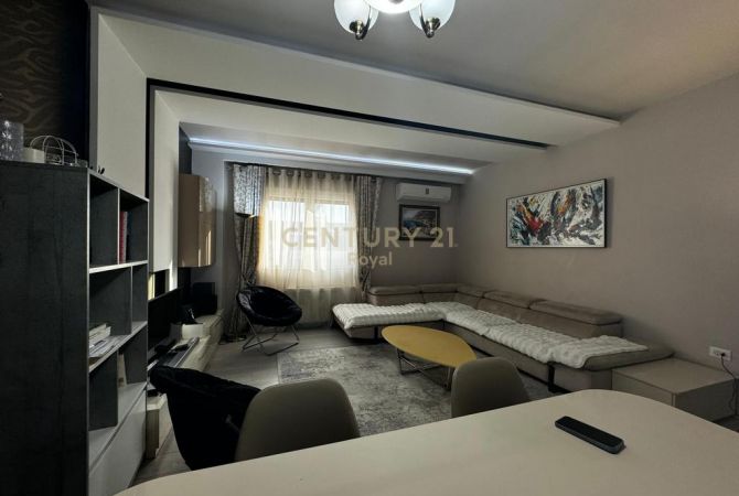 Shtepi ne shitje Apartament ne Tirane, 4+1, Mobilimi E mobiluar, Pagesa 284,700  Euro.