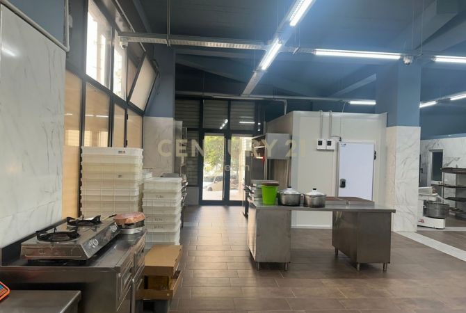 AMBIENT KOMERCIAL PER SHITJE NE YZBERISHT!