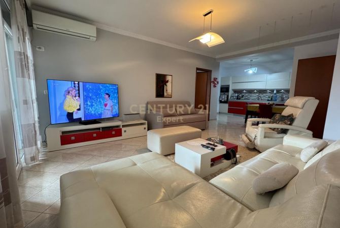 Shtepi ne shitje 2+1 ne Tirane - 250,000 Euro