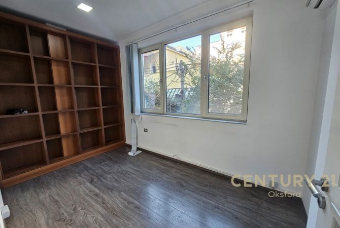 JEPET ME QIRA PER ZYRA DY KATE TE NJE GODINE TEK 21 DHJETORI !