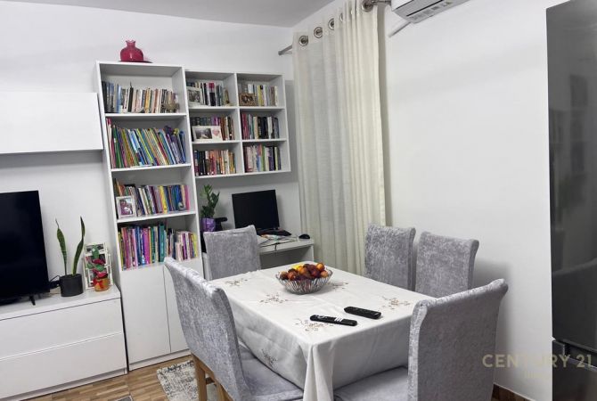 Shtepi ne shitje Apartament ne Tirane, 2+1, Mobilimi E mobiluar, Pagesa 270,000  Euro.