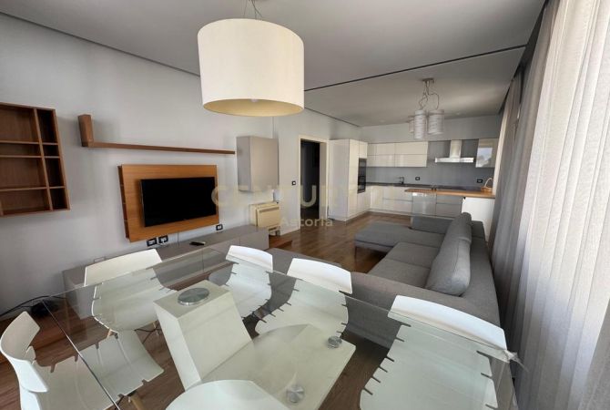 Shtepi me qera 2+1 ne Tirane - 1,400 Euro