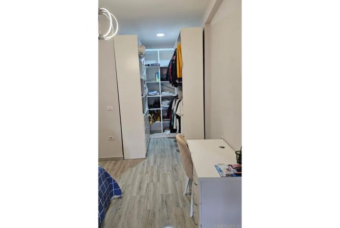 Shtepi me qera 2+1 ne Tirane - 650 Euro