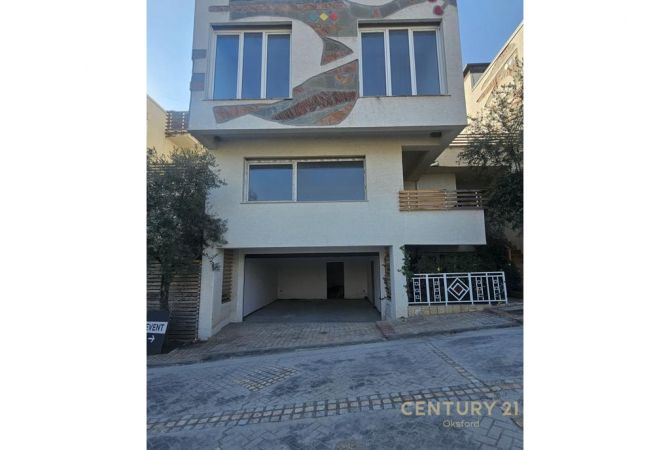 Shtepi ne shitje Apartament ne Tirane, 4+1, Mobilimi Bosh, pa mobiluar, Pagesa 600,000  Euro.