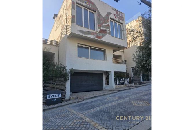 Shtepi ne shitje Apartament ne Tirane, 4+1, Mobilimi Bosh, pa mobiluar, Pagesa 600,000  Euro.