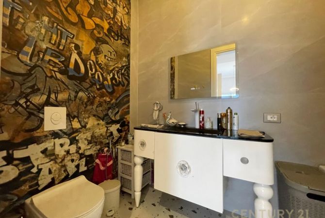 Shtepi ne shitje Vila Luksoze ne Tirane, 3+1, Mobilimi E mobiluar, Pagesa 990,000  Euro.