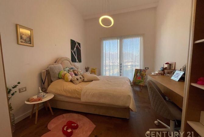Shtepi ne shitje 3+1 ne Tirane - 990,000 Euro