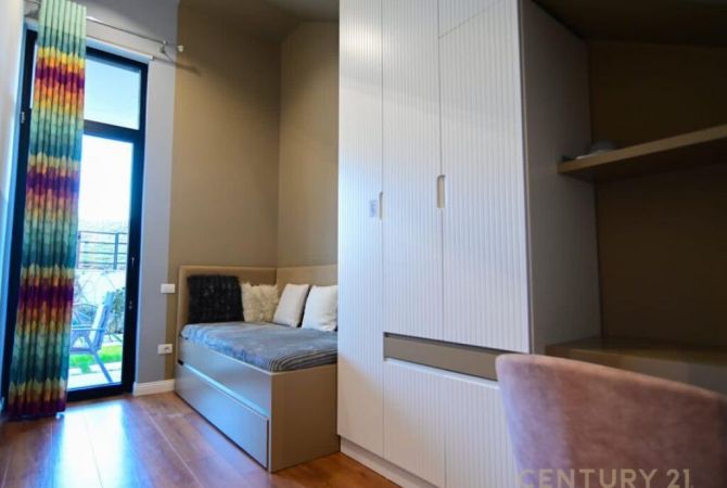 Shtepi ne shitje Vila Luksoze ne Tirane, 5+1, Mobilimi E mobiluar, Pagesa 1,200,000  Euro.