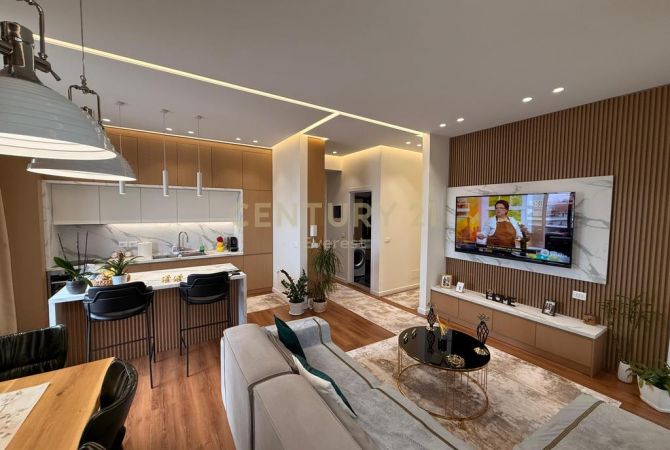 Shtepi ne shitje Apartament ne Tirane, 2+1, Mobilimi E mobiluar, Pagesa 330,000  Euro.