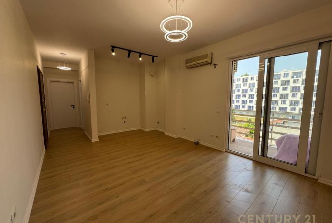 Shtepi ne shitje Apartament ne Tirane, 1+1, Mobilimi Bosh, pa mobiluar, Pagesa 126,000  Euro.