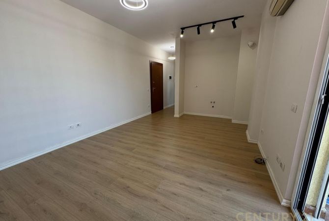 Shtepi ne shitje Apartament ne Tirane, 1+1, Mobilimi Bosh, pa mobiluar, Pagesa 126,000  Euro.