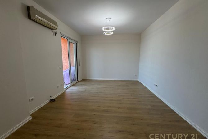 Shtepi ne shitje Apartament ne Tirane, 1+1, Mobilimi Bosh, pa mobiluar, Pagesa 126,000  Euro.