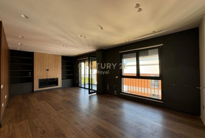 Shtepi ne shitje Apartament ne Tirane, 2+1, Mobilimi Bosh, pa mobiluar, Pagesa 350,000  Euro.