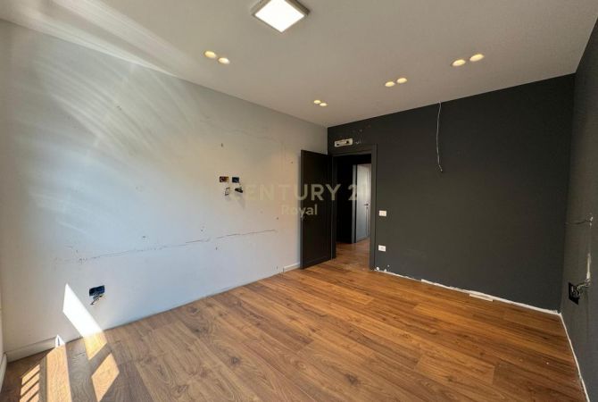 Shtepi ne shitje 2+1 ne Tirane - 350,000 Euro